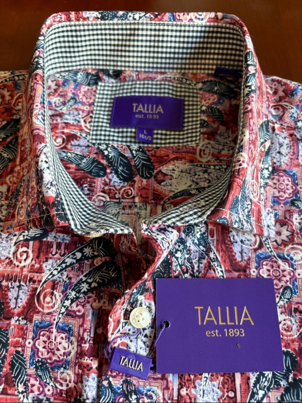 TALLIA Red Paisley Print Button-Down Shirt - Picture 4 of 6